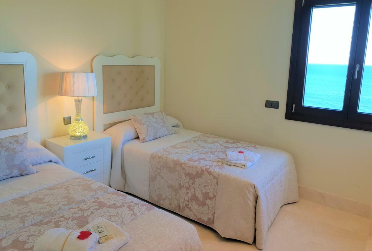Luxury Apartment Frontal To The Sea In Estepona Doncella Beach Екстериор снимка