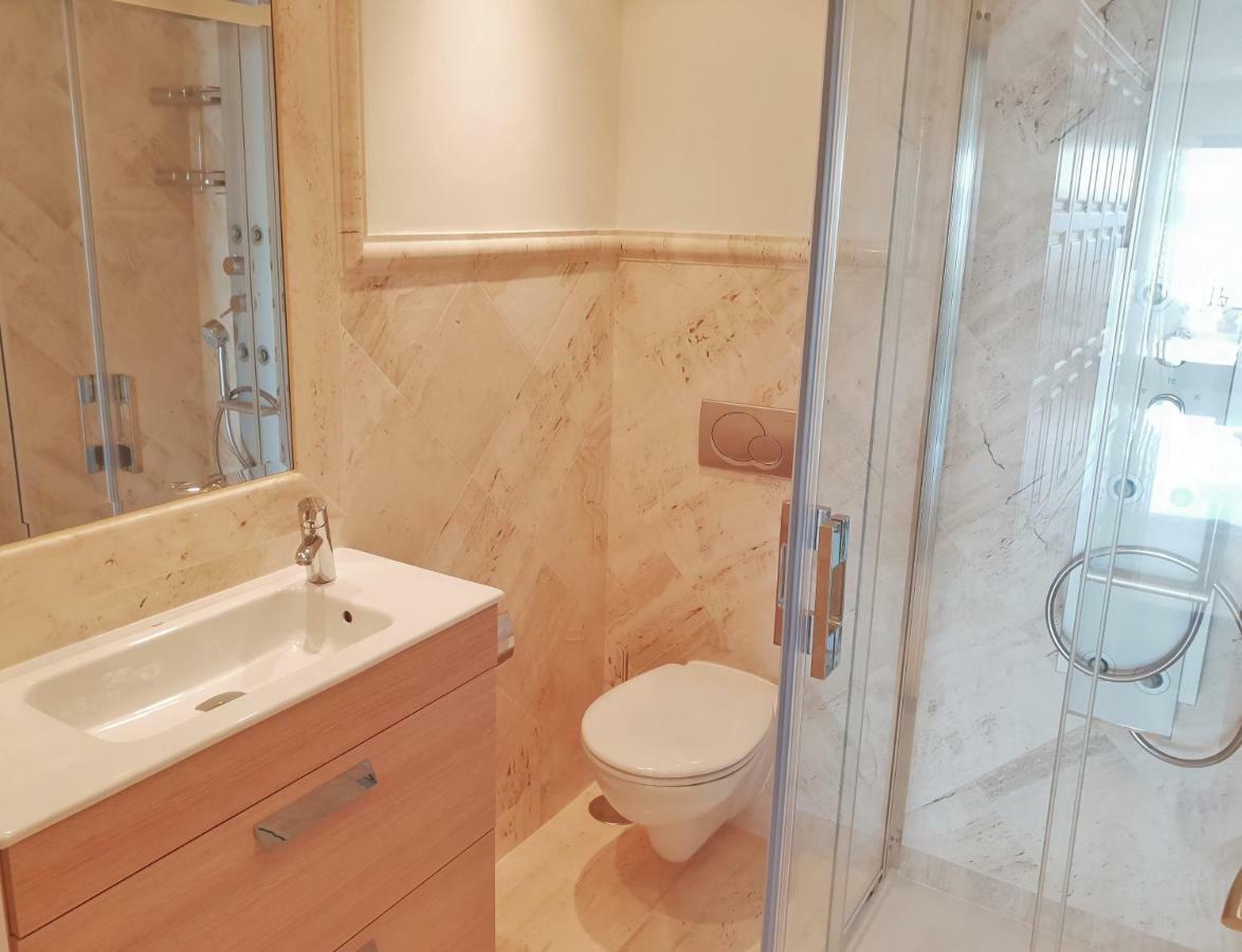 Luxury Apartment Frontal To The Sea In Estepona Doncella Beach Екстериор снимка