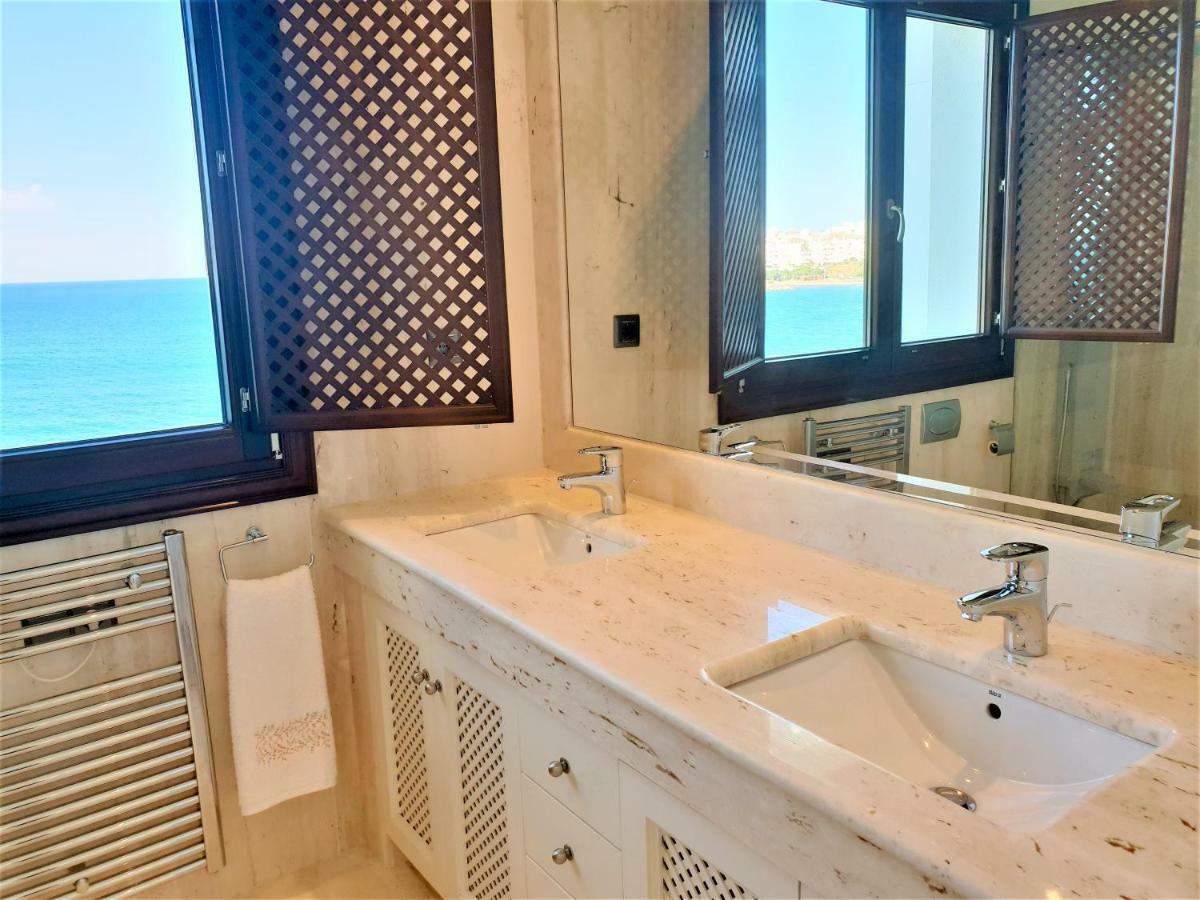 Luxury Apartment Frontal To The Sea In Estepona Doncella Beach Екстериор снимка