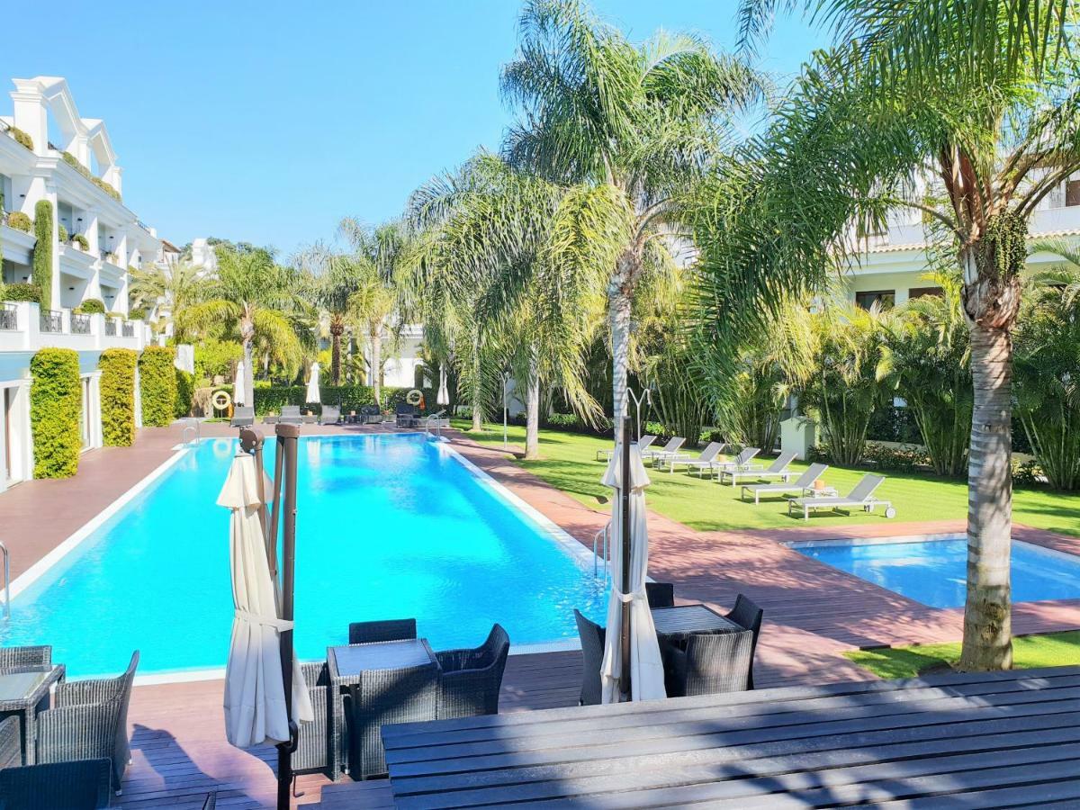 Luxury Apartment Frontal To The Sea In Estepona Doncella Beach Екстериор снимка