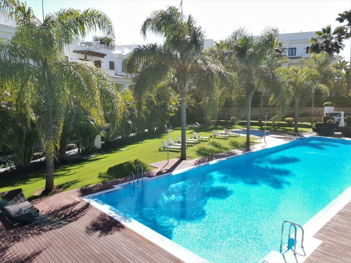 Luxury Apartment Frontal To The Sea In Estepona Doncella Beach Екстериор снимка