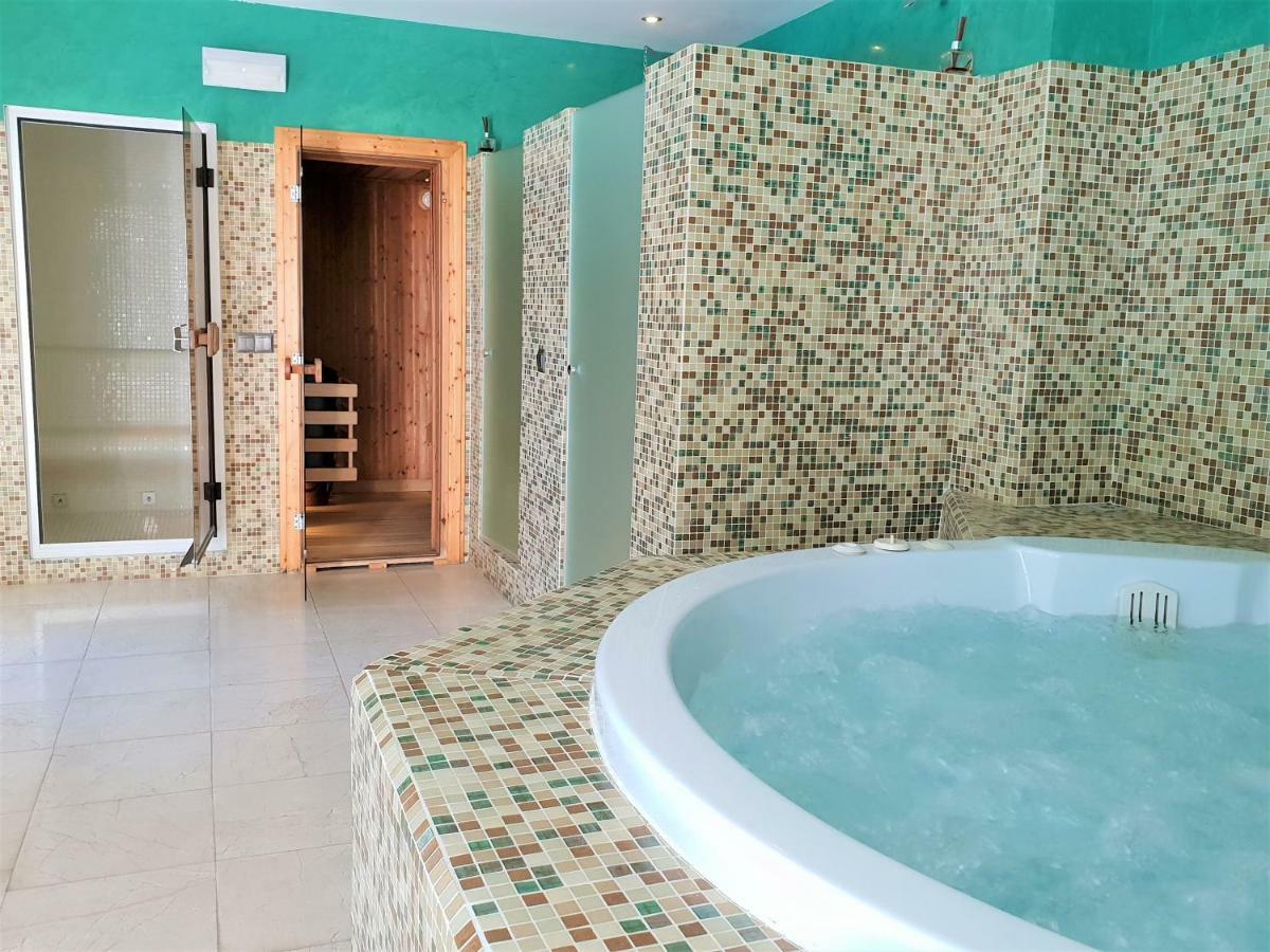 Luxury Apartment Frontal To The Sea In Estepona Doncella Beach Екстериор снимка