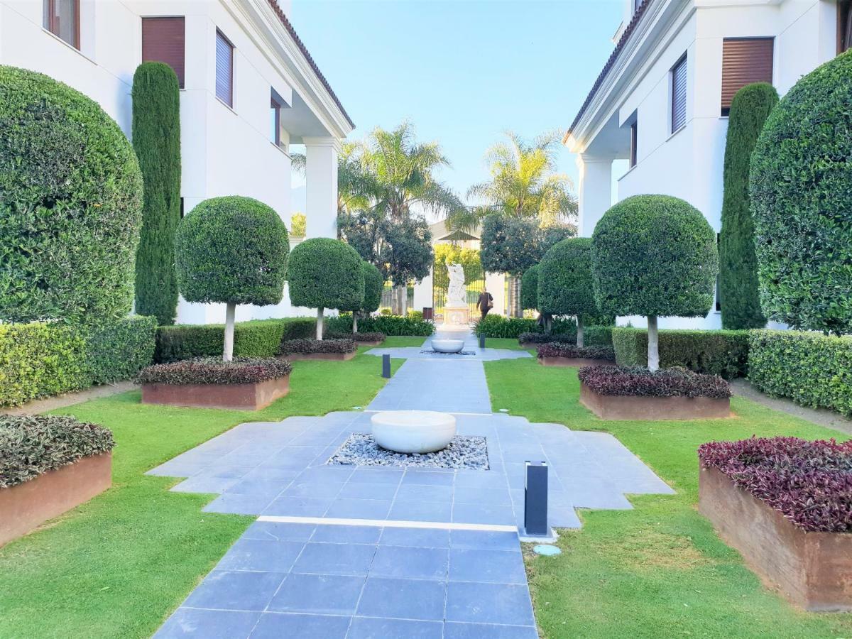 Luxury Apartment Frontal To The Sea In Estepona Doncella Beach Екстериор снимка